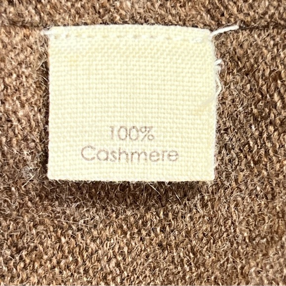 Label + thread Brown 100% Cashmere Cardigan Size Medium - Picture 7 of 7